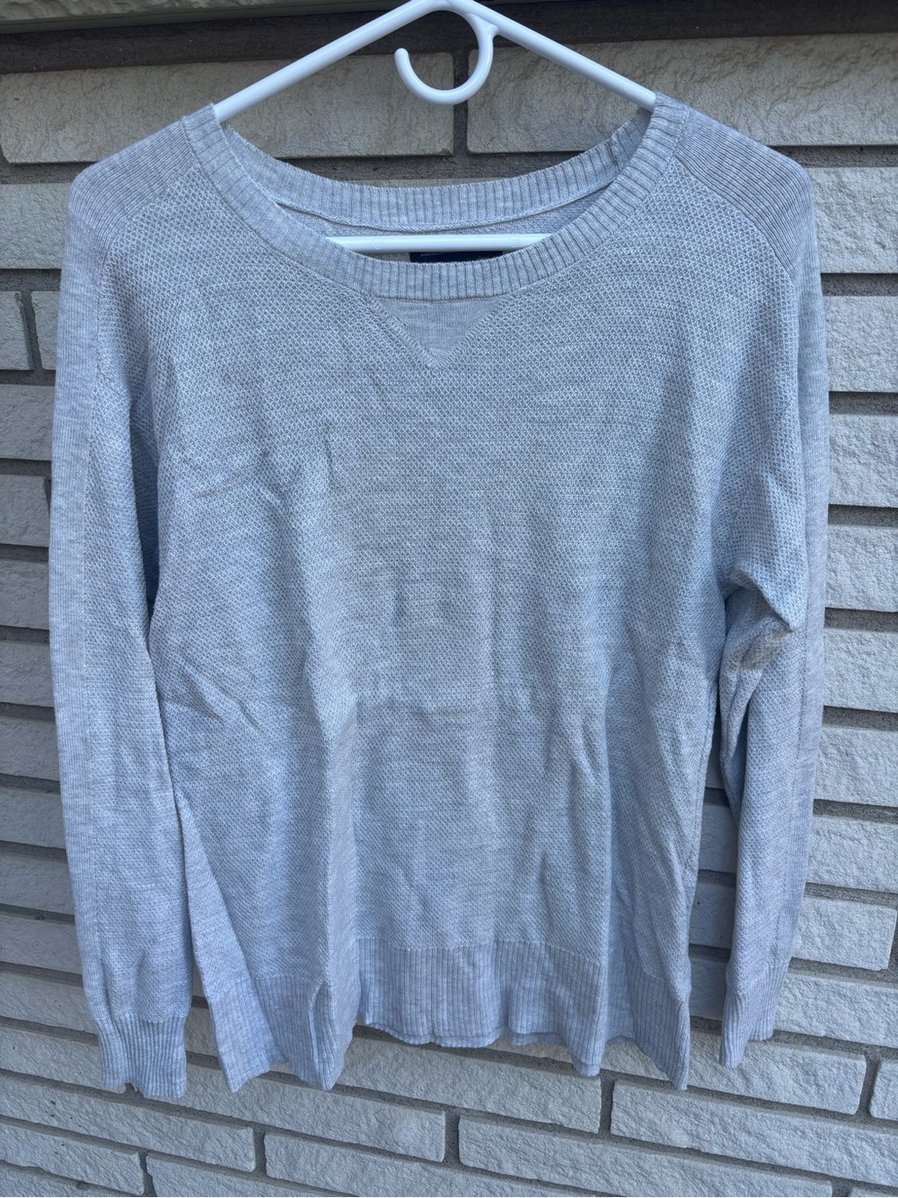 American Eagle Women’s Relaxed Fit Crewneck Long Sleeve Light Grey Size M